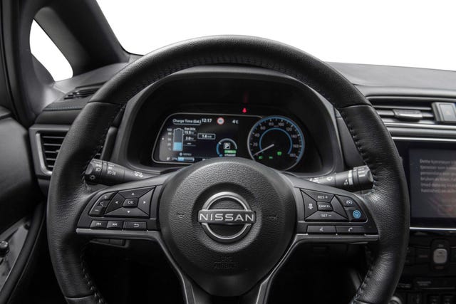2022 NISSAN LEAF - 15