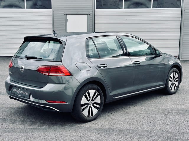 WVWZZZAUZKW913572 2019 VOLKSWAGEN GOLF-4