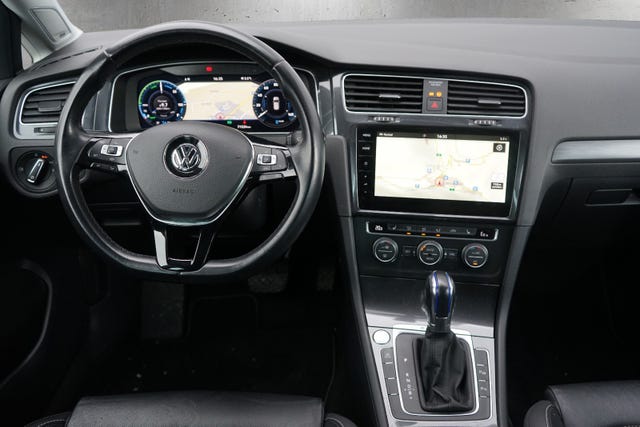 2019 VOLKSWAGEN GOLF - 9