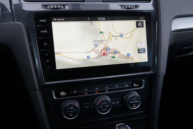 2019 VOLKSWAGEN GOLF - 10