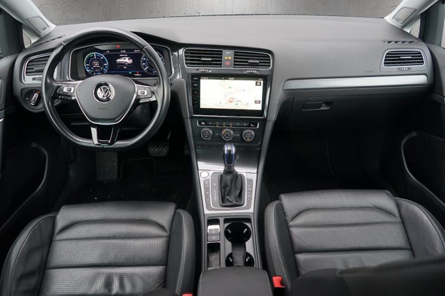 2019 VOLKSWAGEN GOLF - 8