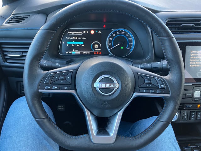2022 NISSAN LEAF - 9