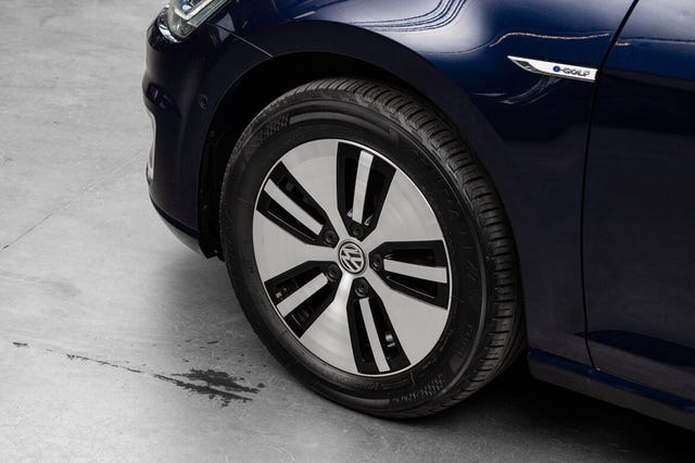 WVWZZZAUZK8905403 2019 VOLKSWAGEN GOLF-1