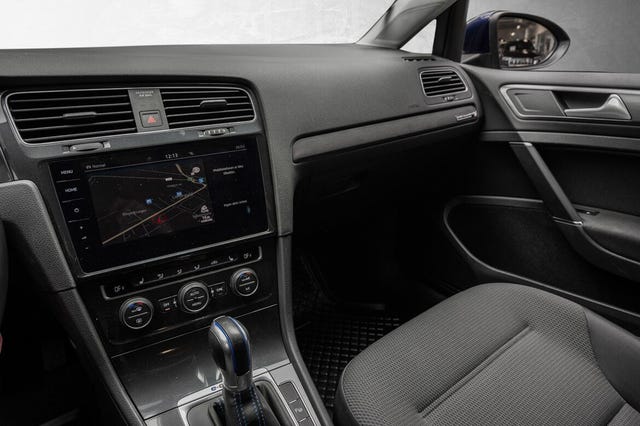 2019 VOLKSWAGEN GOLF - 16
