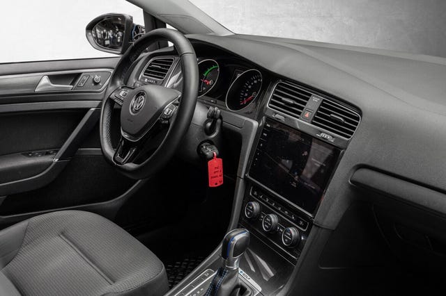 2019 VOLKSWAGEN GOLF - 11