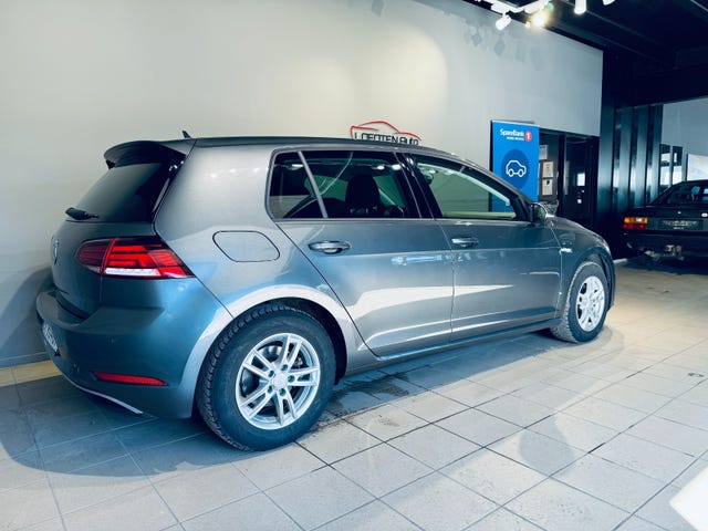 WVWZZZAUZJW911281 2018 VOLKSWAGEN GOLF-5
