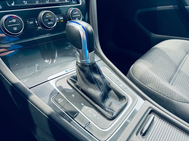 2018 VOLKSWAGEN GOLF - 13