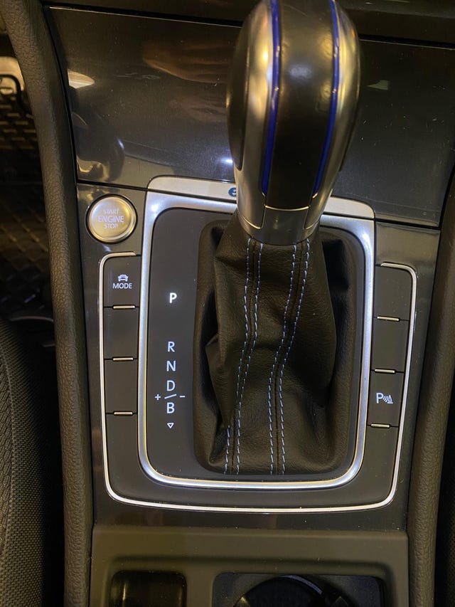 2019 VOLKSWAGEN GOLF - 27