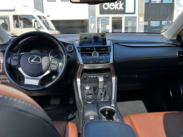 2015 LEXUS NX 300H - 24