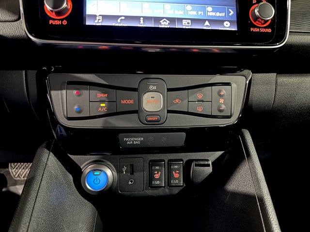 2018 NISSAN LEAF - 23