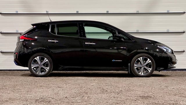 SJNFAAZE1U0017227 2018 NISSAN LEAF-1