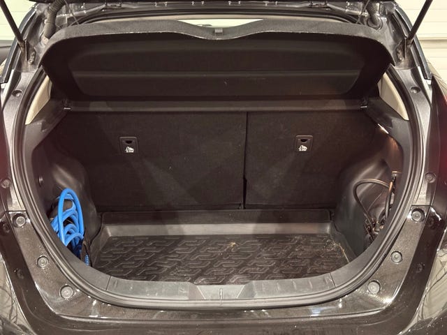 2018 NISSAN LEAF - 12