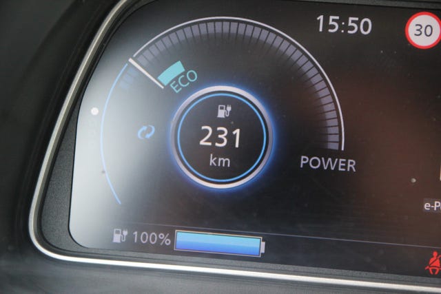 2018 NISSAN LEAF - 12