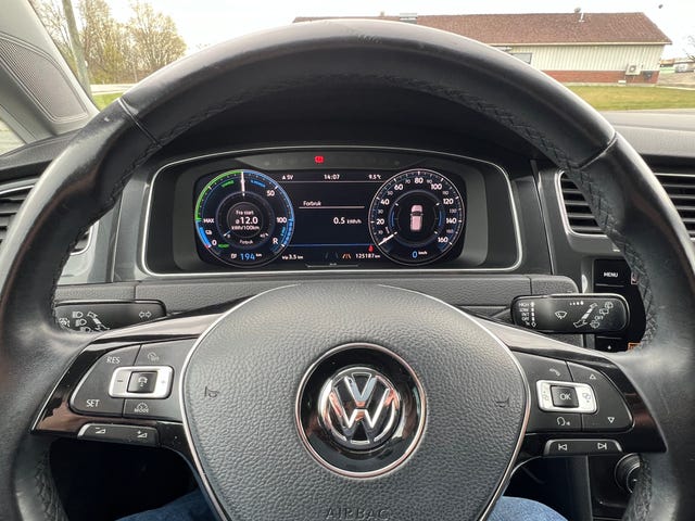 2018 VOLKSWAGEN GOLF - 19