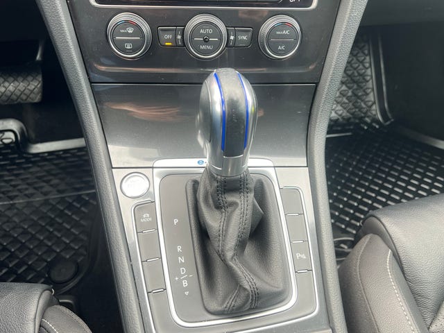 2018 VOLKSWAGEN GOLF - 21