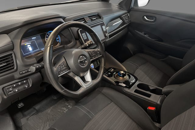 2021 NISSAN LEAF - 10