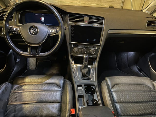2018 VOLKSWAGEN GOLF - 14