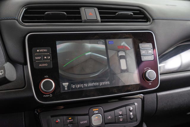 2021 NISSAN LEAF - 11