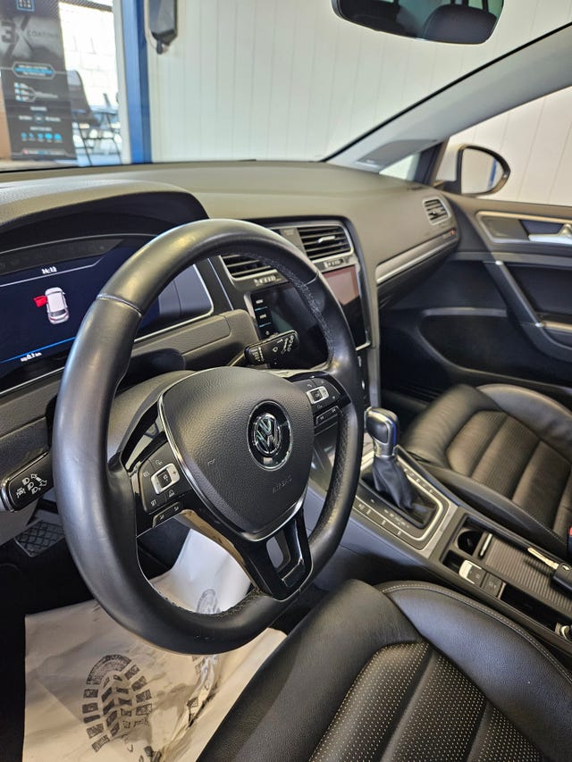 2018 VOLKSWAGEN GOLF - 10