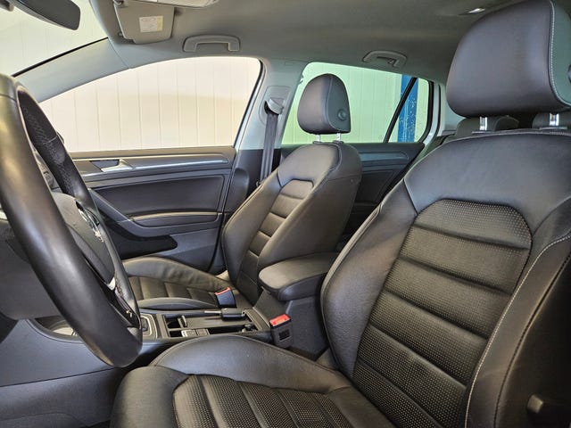 2018 VOLKSWAGEN GOLF - 8