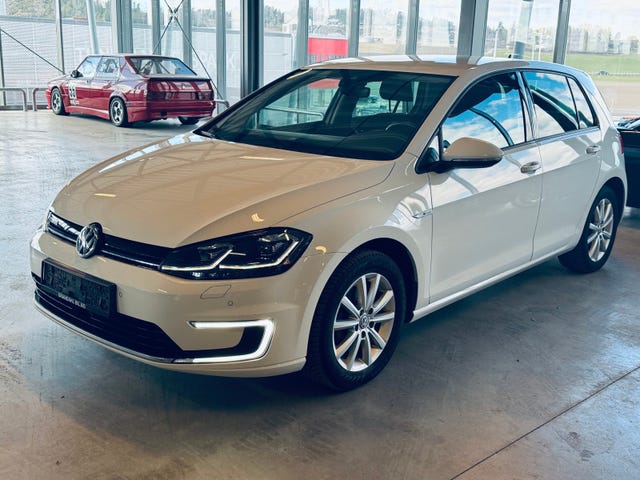 WVWZZZAUZJW901144 2018 VOLKSWAGEN GOLF-1