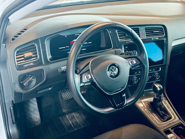 2018 VOLKSWAGEN GOLF - 8