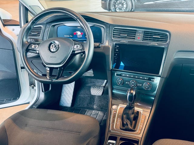 2018 VOLKSWAGEN GOLF - 9