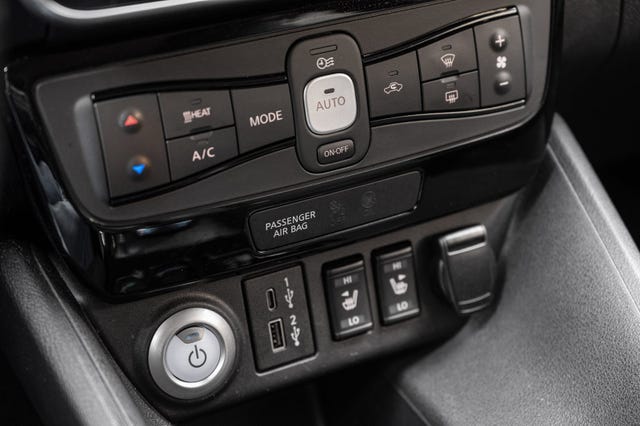 2021 NISSAN LEAF - 17
