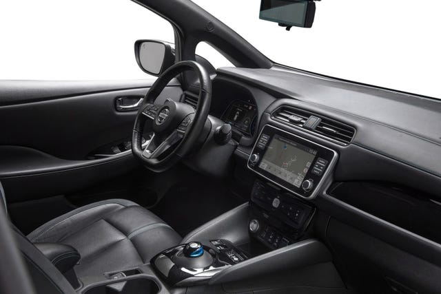 2021 NISSAN LEAF - 24