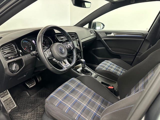 2019 VOLKSWAGEN GOLF - 8