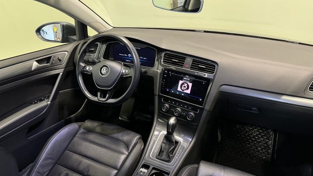 WVWZZZAUZLW903843 2019 VOLKSWAGEN GOLF-2