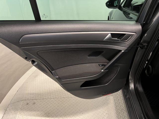 2018 VOLKSWAGEN GOLF - 82