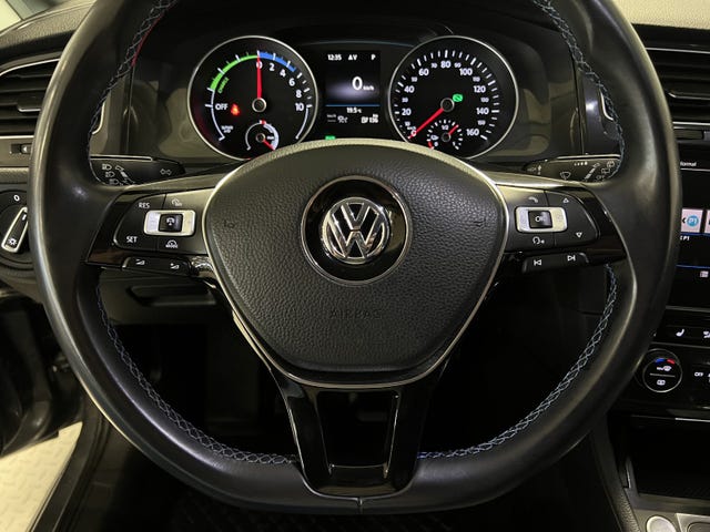 2018 VOLKSWAGEN GOLF - 40