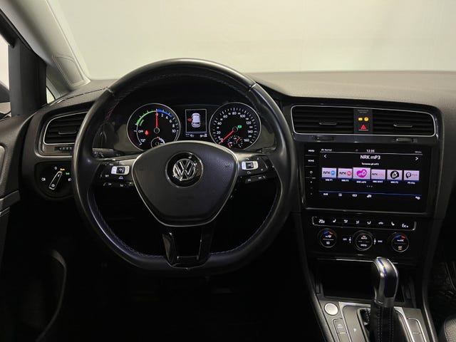 2018 VOLKSWAGEN GOLF - 33