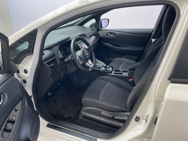 2018 NISSAN LEAF - 11