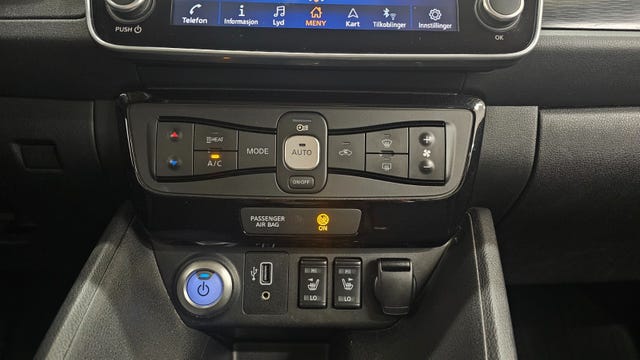 2021 NISSAN LEAF - 21