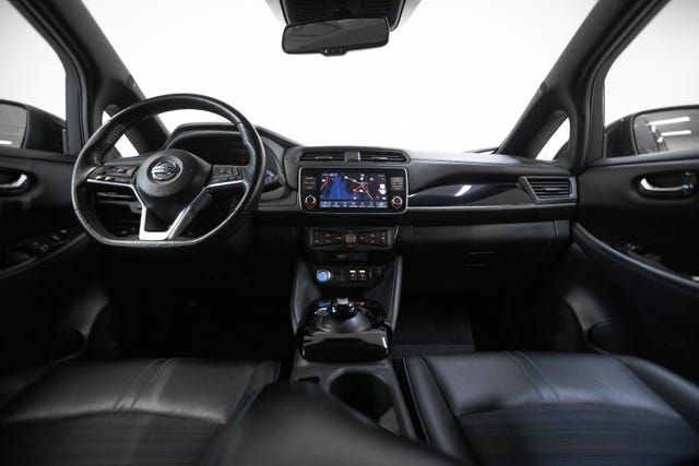 2021 NISSAN LEAF - 10