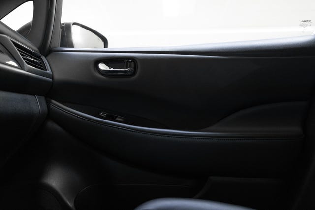 2021 NISSAN LEAF - 17