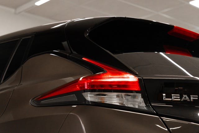 2021 NISSAN LEAF - 9