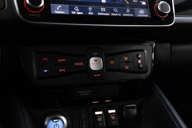 2021 NISSAN LEAF - 24