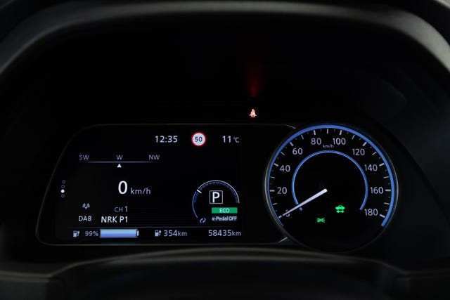 2021 NISSAN LEAF - 26