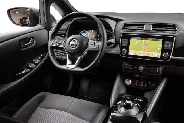 2022 NISSAN LEAF - 25