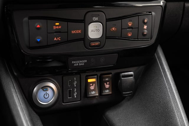 2022 NISSAN LEAF - 17