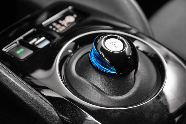 2022 NISSAN LEAF - 16