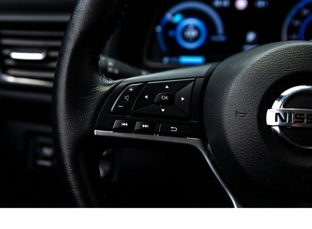 2021 NISSAN LEAF - 11