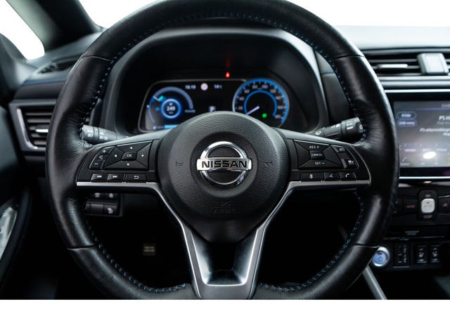 2021 NISSAN LEAF - 10