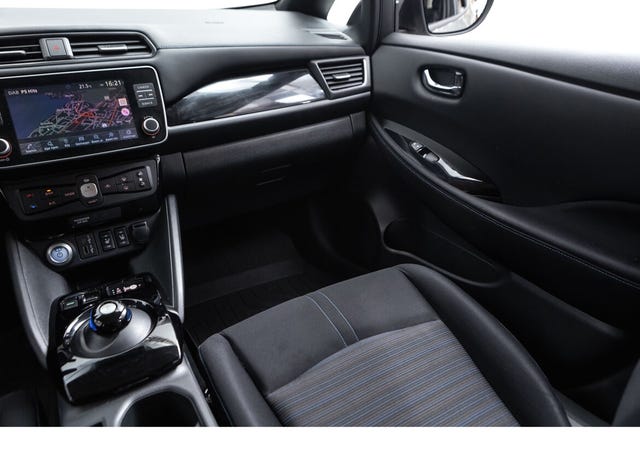 2021 NISSAN LEAF - 28