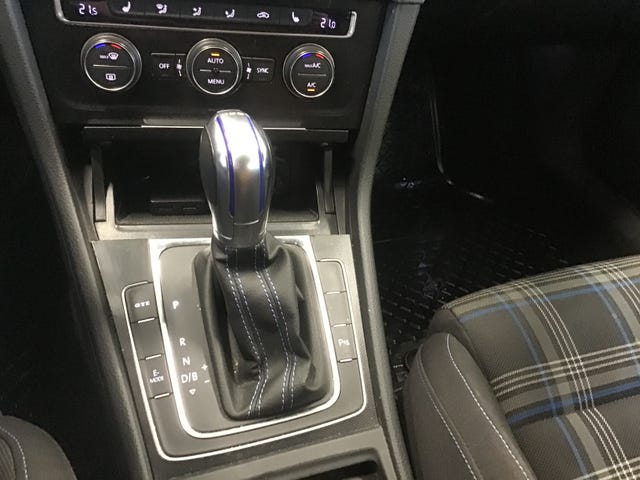 2015 VOLKSWAGEN GOLF - 12