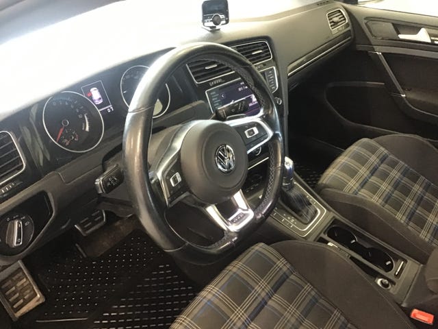 2015 VOLKSWAGEN GOLF - 10
