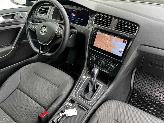 2018 VOLKSWAGEN GOLF - 16